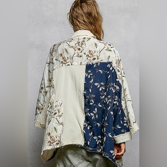 POL 3/4 Sleeve Roomy Fit Floral Printed Shirt Top - Picture 3 of 3